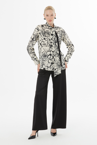 kı.we Yakadan Fularlı Ve Beli Lastikli Pijama Takımı