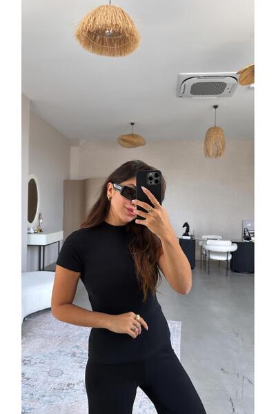 Buket Teke Body negru cu mânecă scurtă cu guler înalt