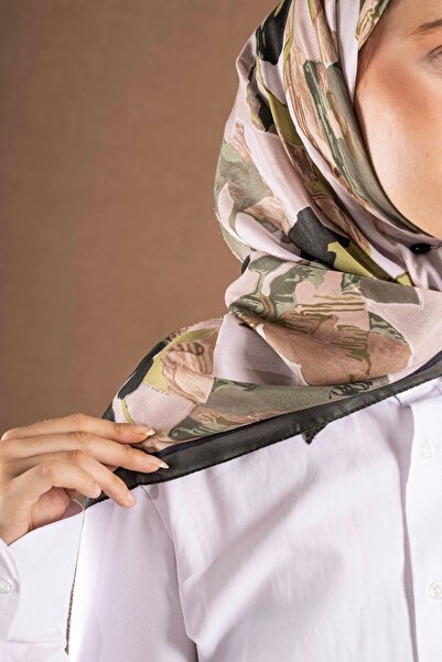 Akel Decode Scarf Floral Pattern