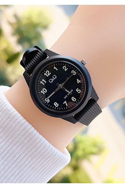 Q&Q 10 ATM Su Geçirmez Silikon Kordonlu Genç Kız Kol Saati