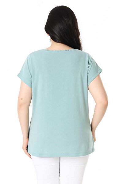 Şans Bluză pentru femei de mărime mare, albastru deschis, cu detaliu pentru guler, țesătură lavabilă, cu decolteu în V 65N39137