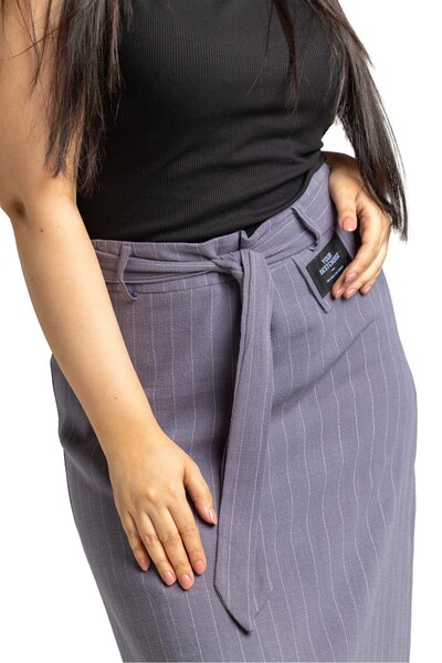 SUGA Elegance striped skirt