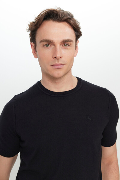 ALTINYILDIZ CLASSICS Men's Black Cotton Standard Fit Regular Cut Crew Neck Knitwear T-Shirt