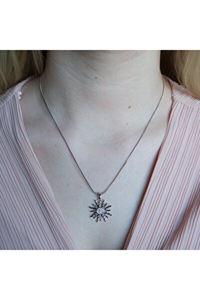 leargia قلادة كاسيا الفولاذية - فضية