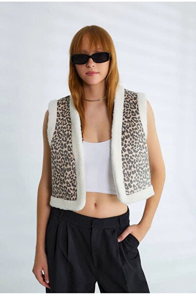 NEWCO Stylish Vest with Detailed Leopard Print