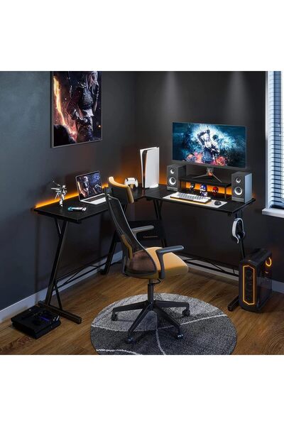 Crestj Black L-shaped gaming table