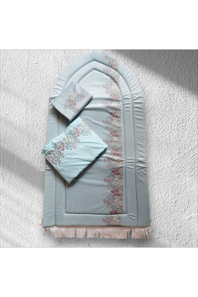 lamsat fn Prayer set consisting of a padded embroidered sponge prayer rug with a prayer sheet made of excellent cold material and a Quran cover