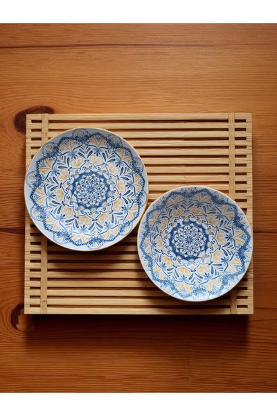 OEM Ceramic dinnerware set with symmetrical floral pattern