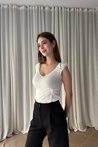 lizge giyim FİYONK DETAYLI DANTEL TOP
