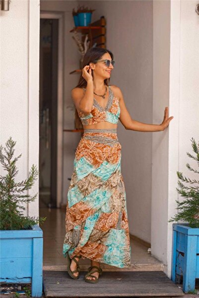 Miss Boheme Green Color Gold Detailed Side Tie Silk Skirt Blouse Set