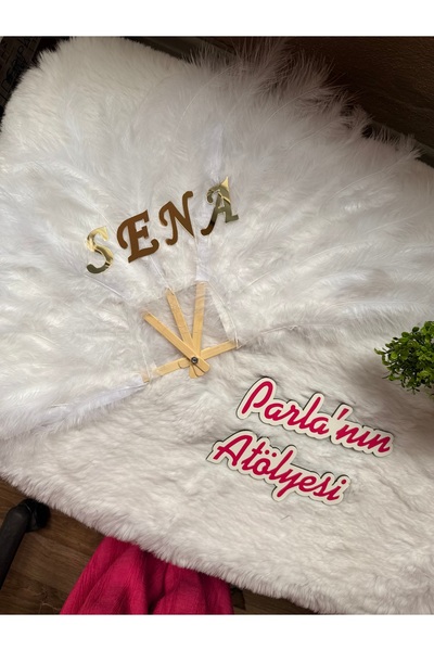 SOFT Numele aranjamentului de flori alb pentru mireasa poate fi scris în culo...