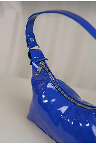 DOĞALYA Geantă de mână și de umăr din piele lacuită lucioasă Baguette cu un singur compartiment