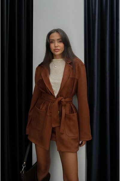 Havoş Tan Suede bunda s širokými kapsami a páskem