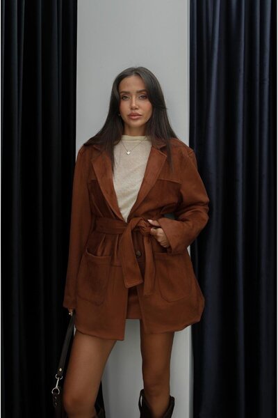 Havoş Tan Suede bunda s širokými kapsami a páskem