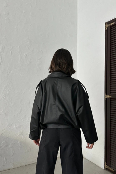 Jaglion Новий сезон Жіноча куртка-бомбер зі смужками, чорна шкіра