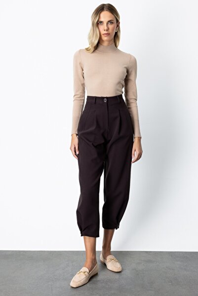 ON بنطلون بجيوب فليتو وأزرار على الأرجل