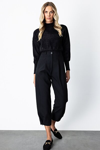 ON Pants with Buttoned Flap Pockets