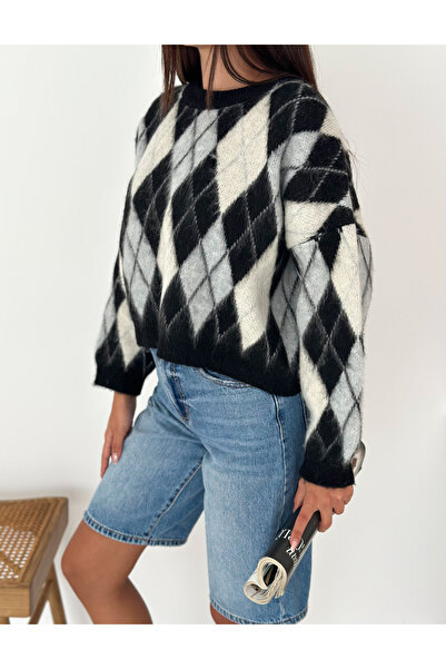 02Lady Fashion Yumuşak Doku Baklava Desenli Şardonlu Kazak