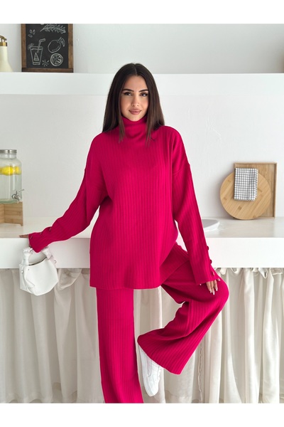 02Lady Fashion Button Detailed Turtleneck Knitwear Set