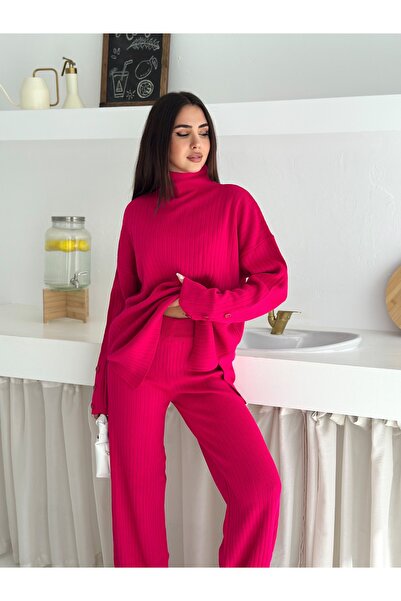 02Lady Fashion Button Detailed Turtleneck Knitwear Set