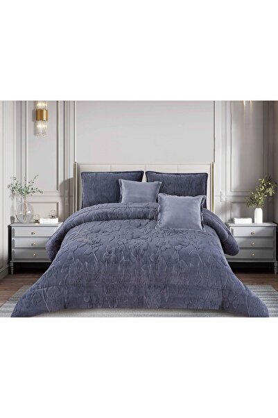 SNOOZYL A double winter bedspread made of soft velvet and luxurious fur to provide warmth and add beauty and elegance to your room.