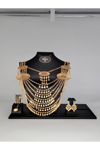 Generic Large 21 karat gold alternative royal pound set