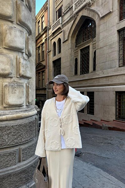 Vaveyla Ecru Women's V-Neck Lace-Up Knit Cardigan