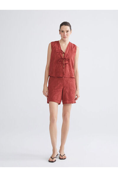 LC Waikiki Mercan V Yaka Nakışlı Fiyonklu Bluz