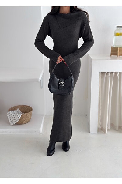 YUSUF CAN KARATAŞ KARATAŞ GİYİM Dámské šaty s dlouhým rukávem a límečkem v ko...