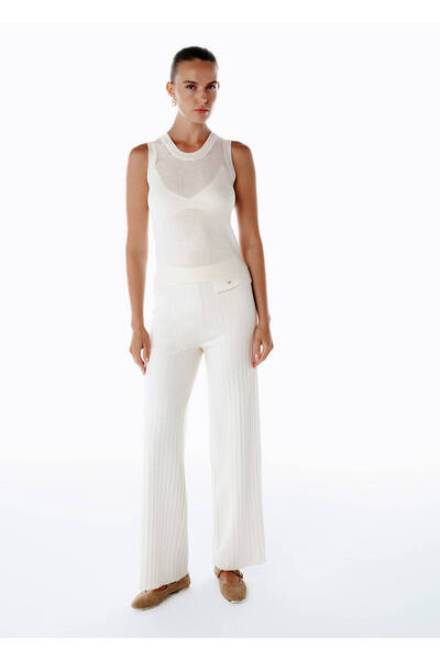 Knitss Sleeveless Extrafine Merino Wool Blend Knitwear Top Ecru
