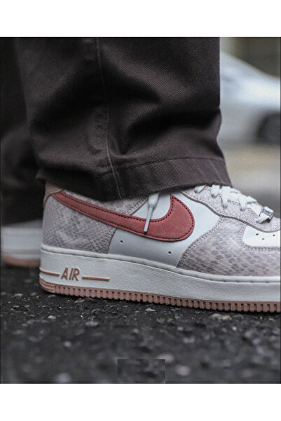 Nike Air Force 1 '07 LV8 erkek sneaker