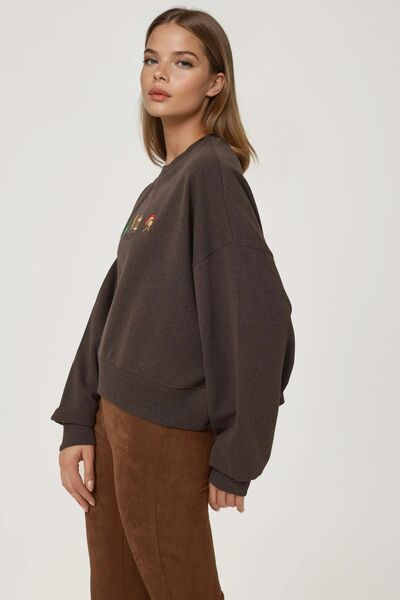 Hiccup İşlemeli Yuvarlak Yaka Sweatshirt