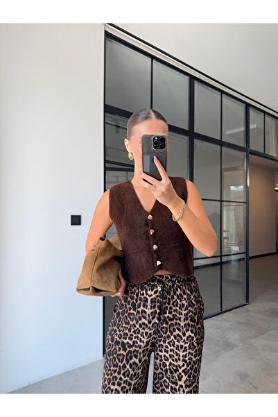 BB Bensu Buyruk Плетен кардиган с златни копчета и цвят на горчив кафе