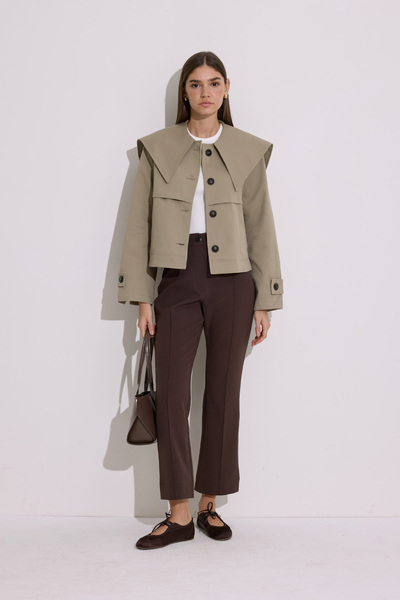 Manuka Wide Collar Short Trench Coat Green