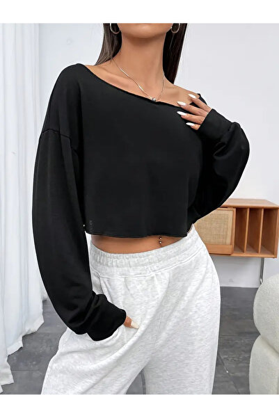 Machetta Women's Plain Black Boat Neck Crop Sweatshirt