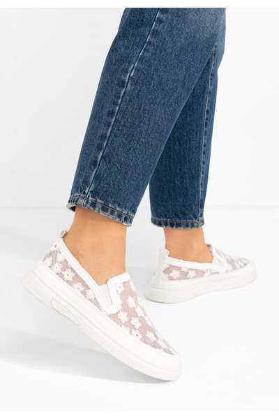 B T Shoes Latyssa women's casual shoes, white