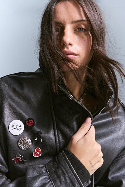 Bershka Pack of 6 badges