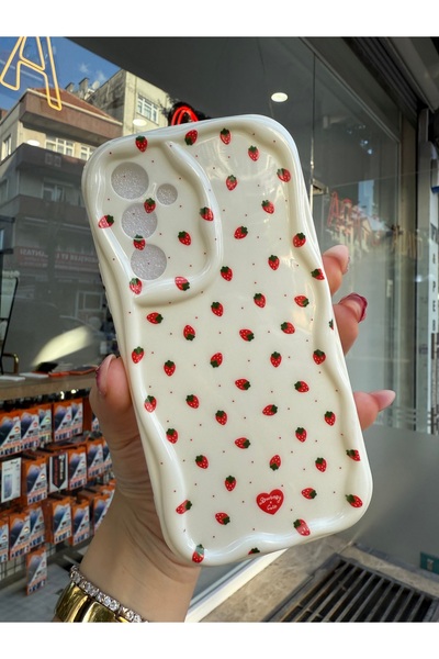 OVADA SAMSUNG GALAXY A55 Uyumlu Kamera Korumalı Dalga Kenarlı Çilek Baskılı Silikon Kılıf