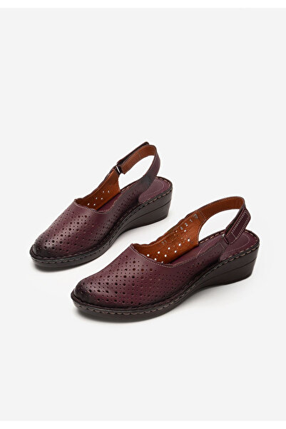 B T Shoes Georgia burgundy women's casual shoes