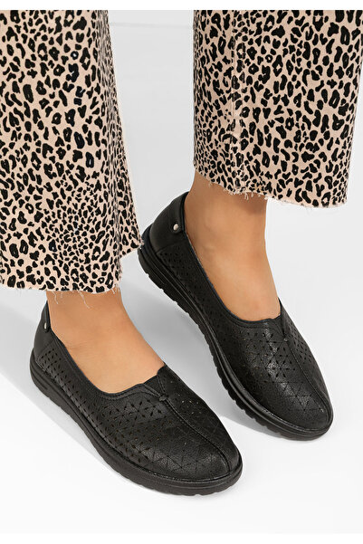 B T Shoes Černé dámské polobotky Karolyn