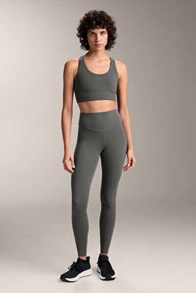 Oysho Comfortlux orta destekli cup'lı spor sütyen