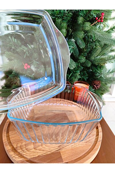 Madame Coco Sylvie Large Covered Glass Oven Dish - 2600 ml - Transparent