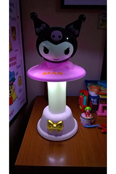 FAMEMUS ACCESSORY Kuromi Kafa Sallayan Gece Lambası Boyut: 18 cm