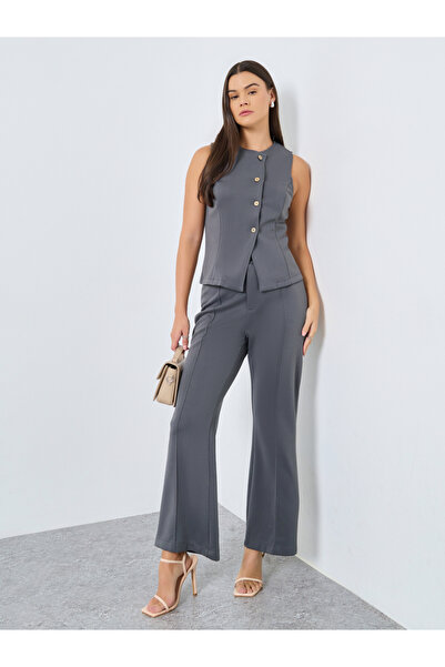 Styli Round Neck Fitted Buttoned Vest