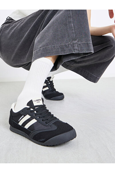 Styli Women Contrast Striped Lace Up Sneakers