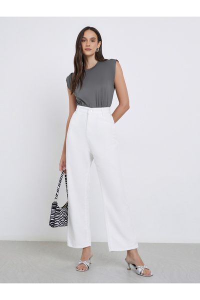 Styli Solid Round Neck Sleeveless Plain Bodysuit