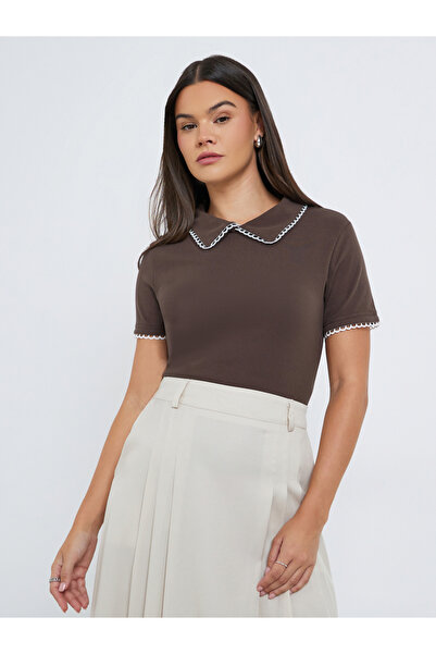 Styli بلوزة نسائية محبوكة ببطانة متباينة وياقة بنية اللون