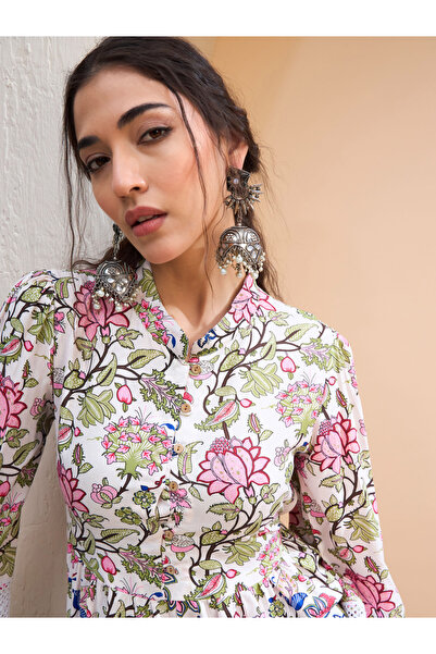 Sassafras By Styli White Floral Buttoned Gathered Kurti