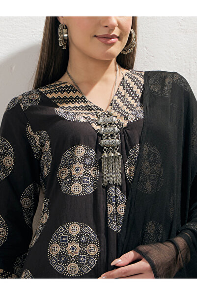 Sassafras By Styli Black Geometric Print V-Neck Kurta with Pencil Pants and Dupatta Set