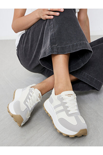 Styli حذاء رياضي مخطط للنساء